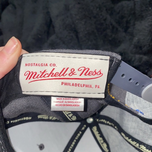 🌵NBA Mitchell & Ness Golden State Warriors Hat! - Picture 3 of 4